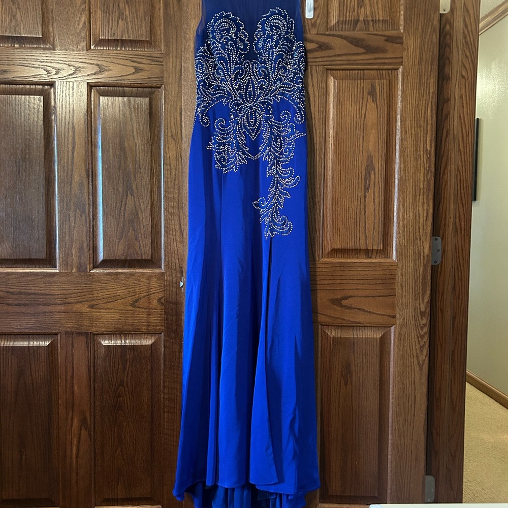 Elegant Blue Evening Gown
